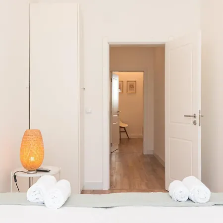 Guestready - Priorado - Yellow * Lisbon