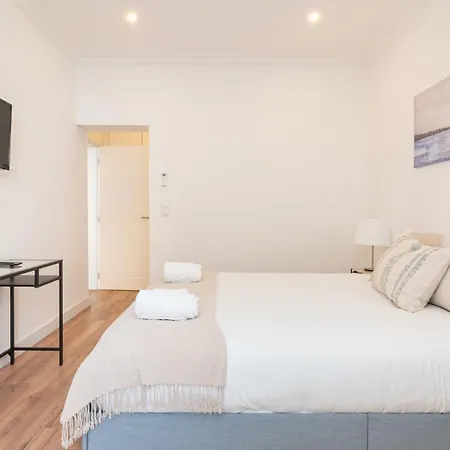 Guestready - Priorado - Yellow דירה